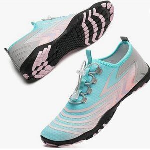 WaterLves Pair of Unisex Water Shoes Quick-Dry Aqua Socks Size Womens 5.5-6.5 Me